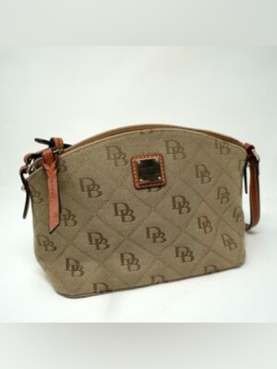 Dooney & Bourke Handbags - ❤️Dooney & Bourke Crossbody